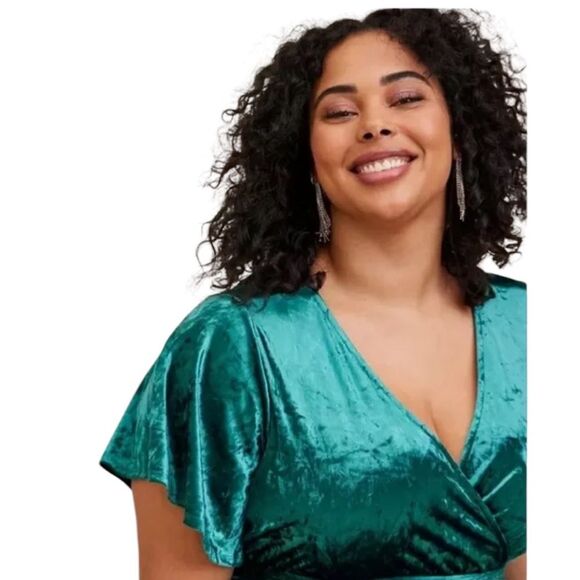 NWT TORRID Green Crushed Velvet Flutter Swing Wrap Dress - 2XL - Picture 2 of 9